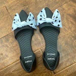 Native brand flats, 8